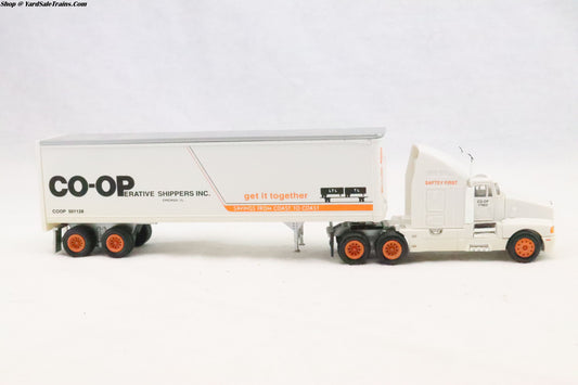 MP-17003 - LH Tractor w/STD Box Trailer - Coop Shippers - HO Scale - Preowned