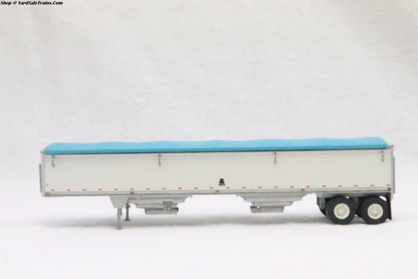 LS-6000 - Wilson Grain Trailer With Light Blue Tarp - HO Scale - Preowned