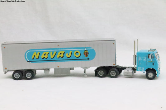 ATH-91091 - Freightliner w/40' Trailer - Navajo - HO Scale - Preowned