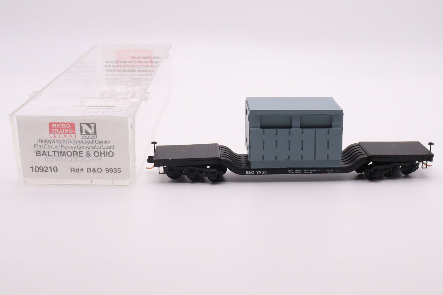 MTL-109210 - Heavyweight Depressed-Center Flat Car w/Heavy Generator Load - B&O #9935