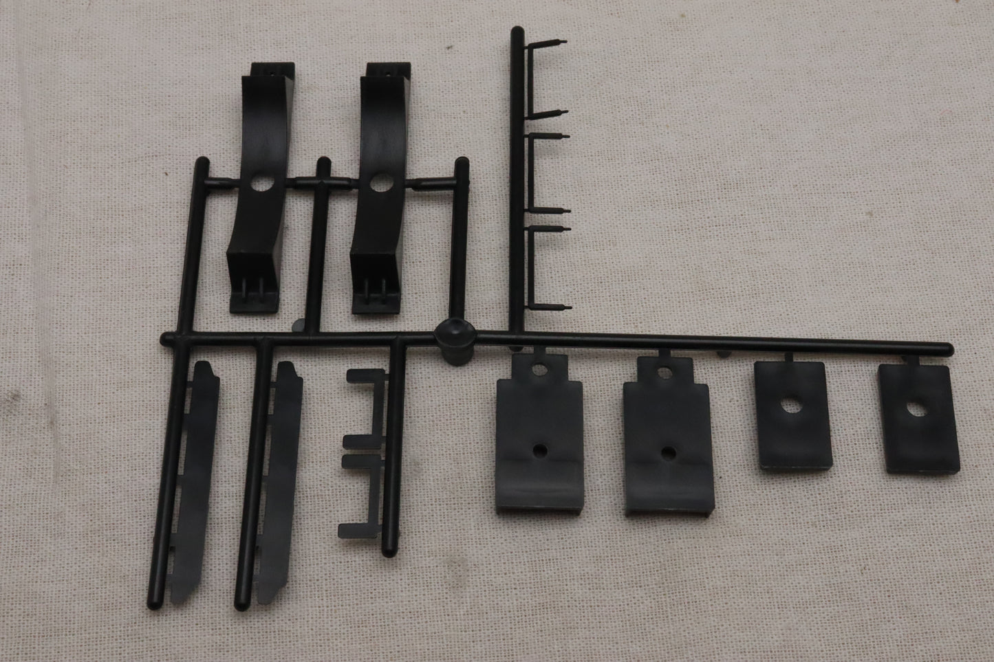 RC-10KTANK-Black - Type 103 W 10,000 Gallon Tank Car Parts Sprue #2 - O Scale