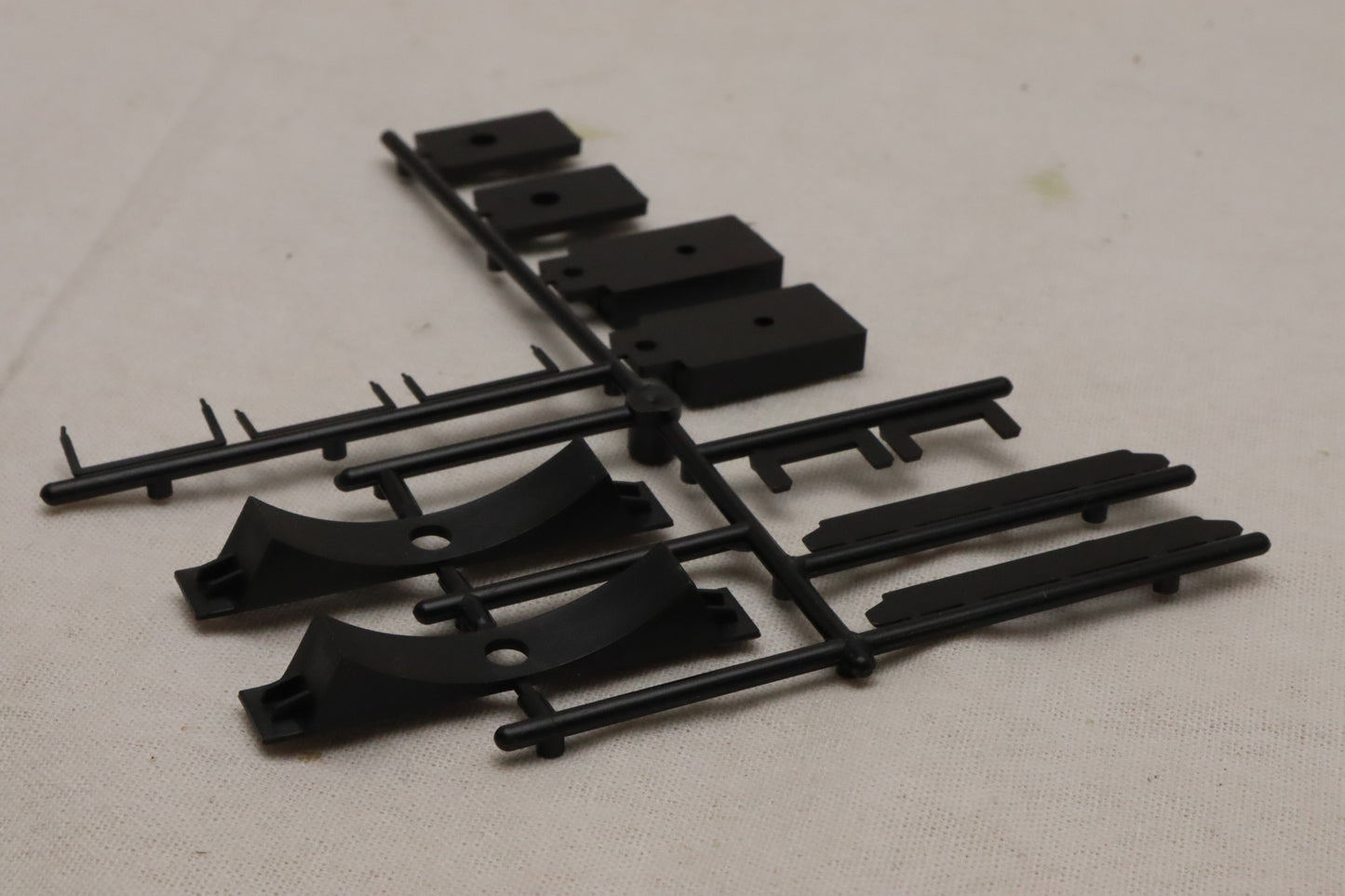 RC-10KTANK-Black - Type 103 W 10,000 Gallon Tank Car Parts Sprue #2 - O Scale