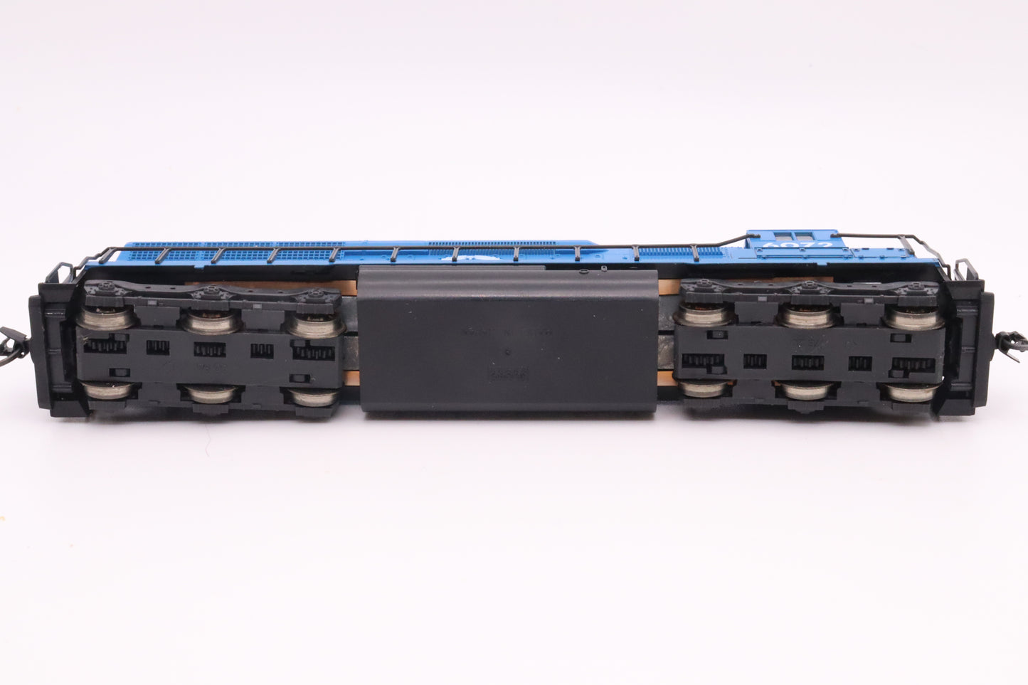 KAT-176-315 - SD-45 Locomotive - Conrail - CR #6072