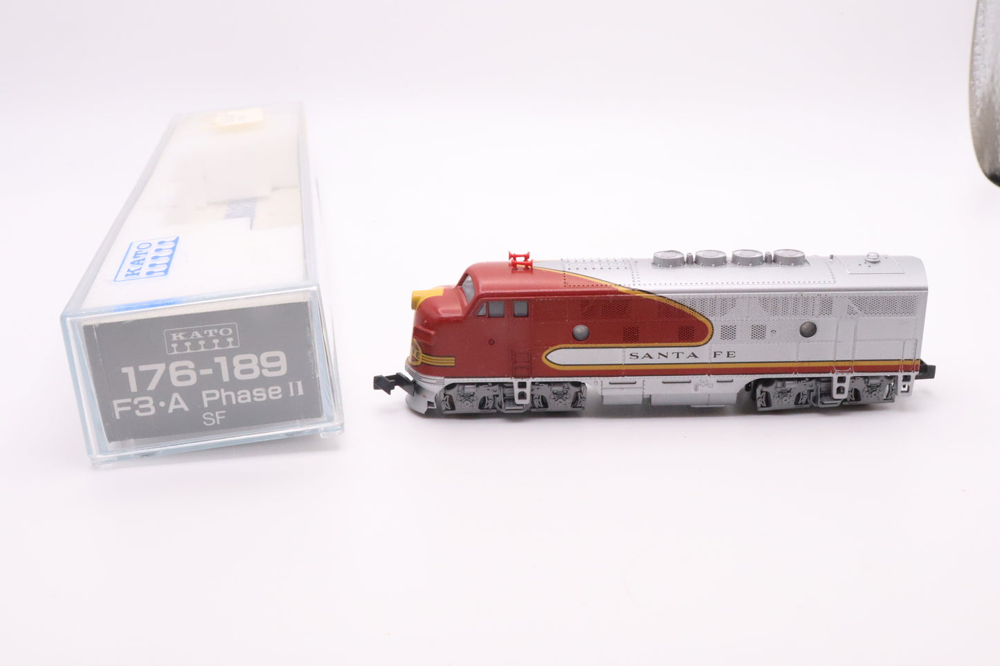 KAT-176-189 & 176-194 & 176-189 - F3A-F3B-F3A Locomotive Set - Santa Fe - ATSF #NoNumber - N Scale - Preowned
