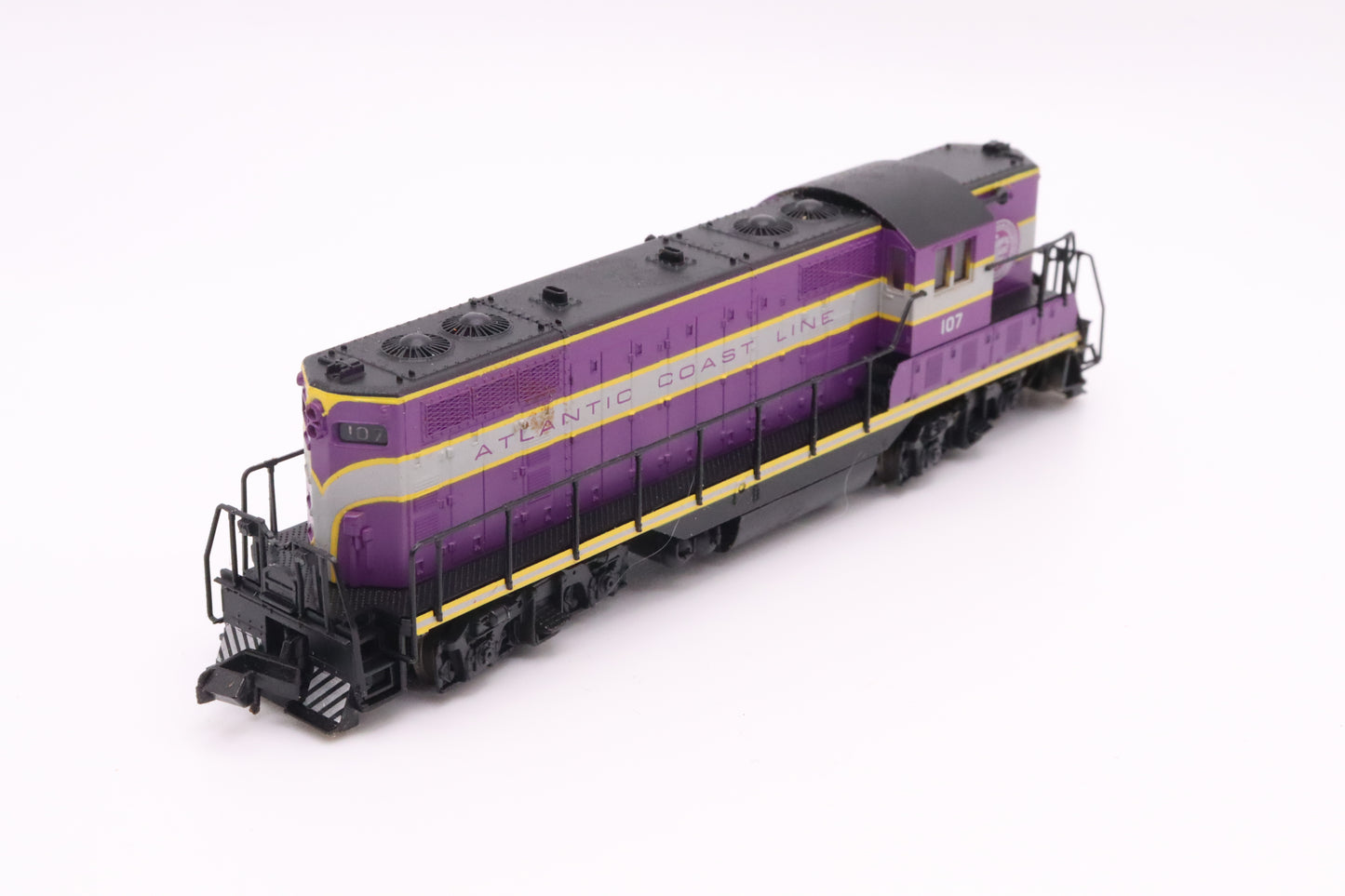 ATL-48002 - GP-7 Locomotive - Atlantic Coast Line - ACL #107