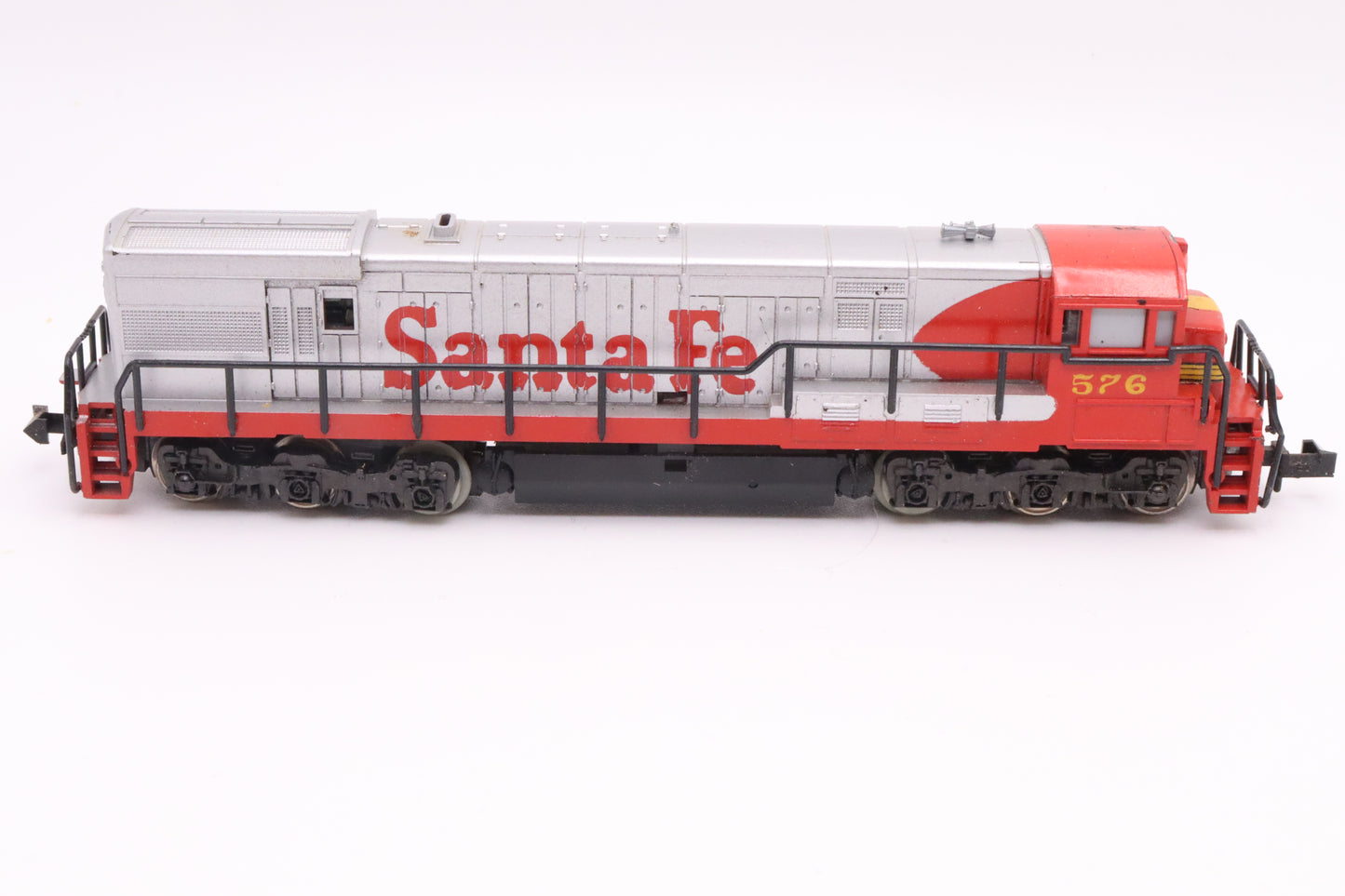 MINITRIX-2006 - U28C - Santa Fe - ATSF-576 - N Scale - Preowned
