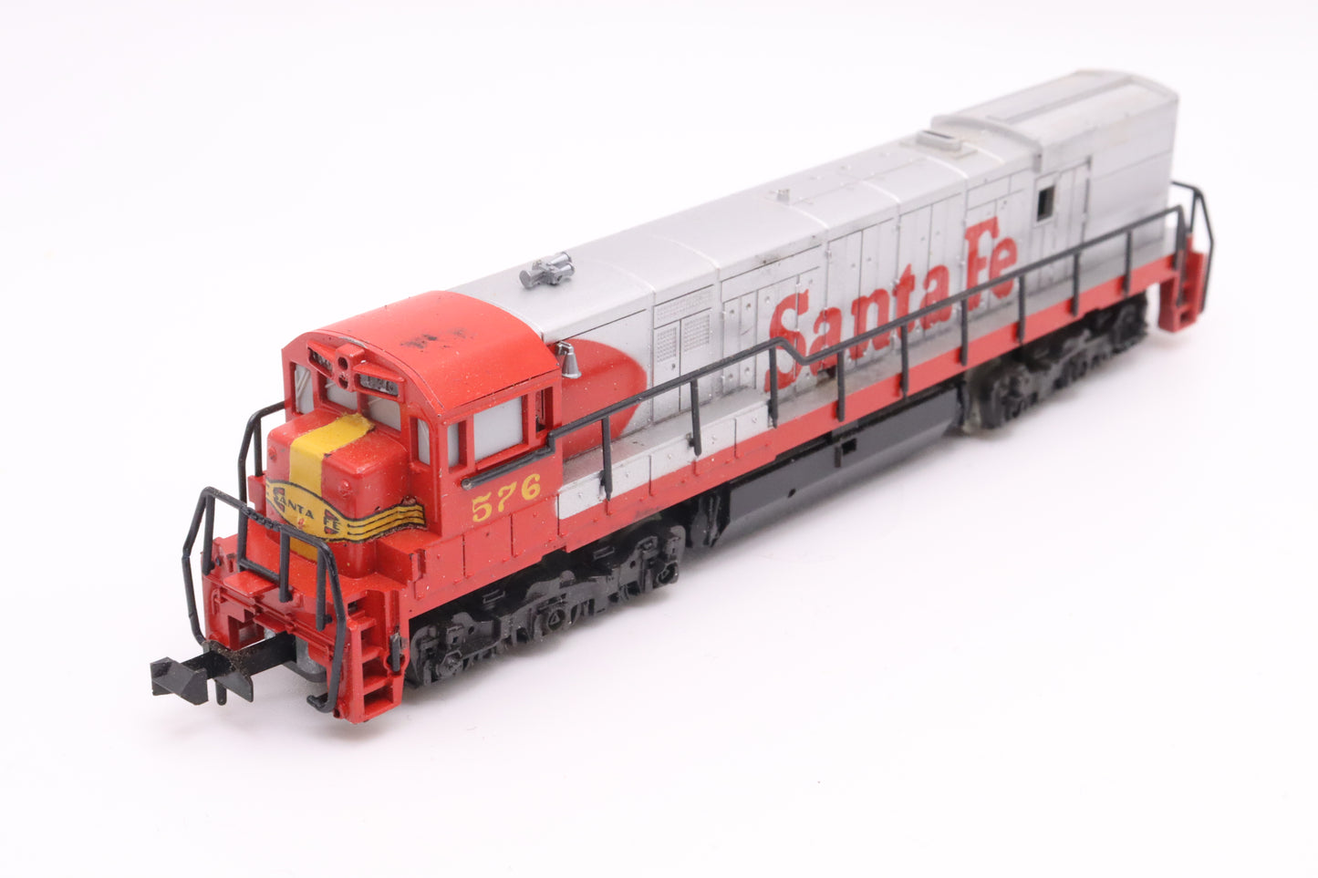 MINITRIX-2006 - U28C - Santa Fe - ATSF-576 - N Scale - Preowned