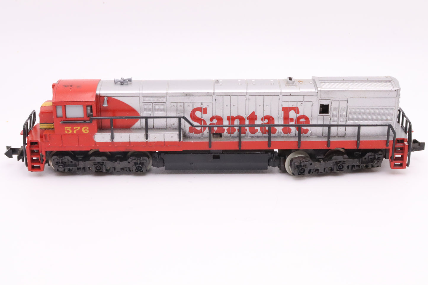 MINITRIX-2006 - U28C - Santa Fe - ATSF-576 - N Scale - Preowned