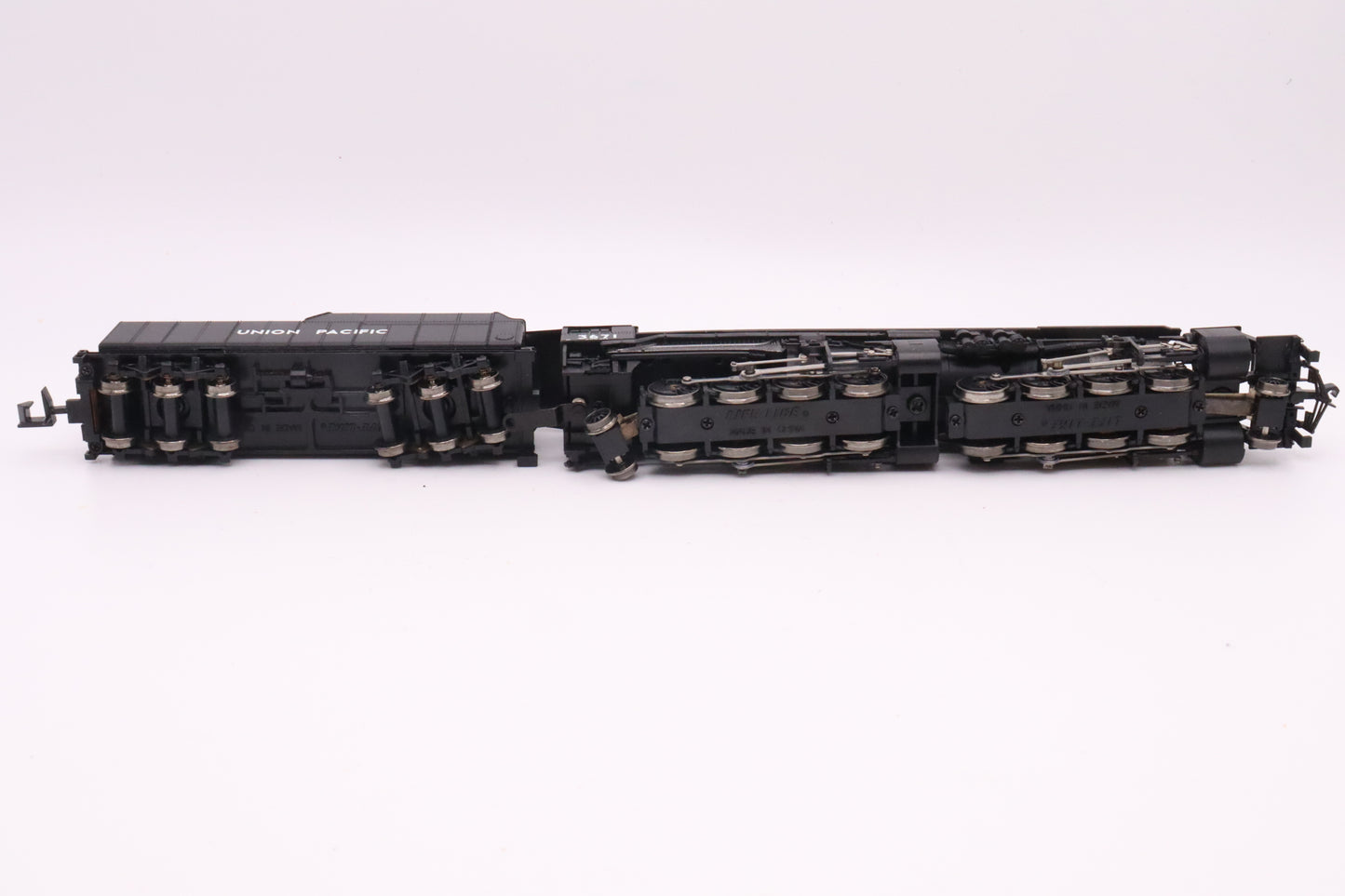 LL-7579 - USRA 2-8-8-2 Steam Locomotive - Union Pacific - UP#3671