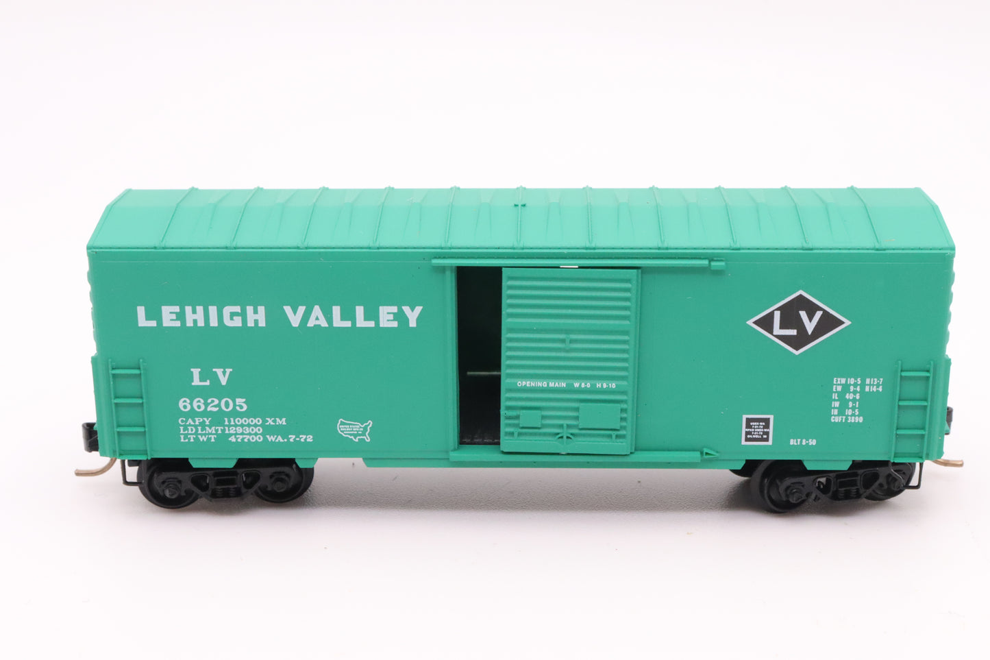 MTL-24020 - 40' Standard Boxcar Single Door w/o Roofwalk - Lehigh Valley - LV-66205
