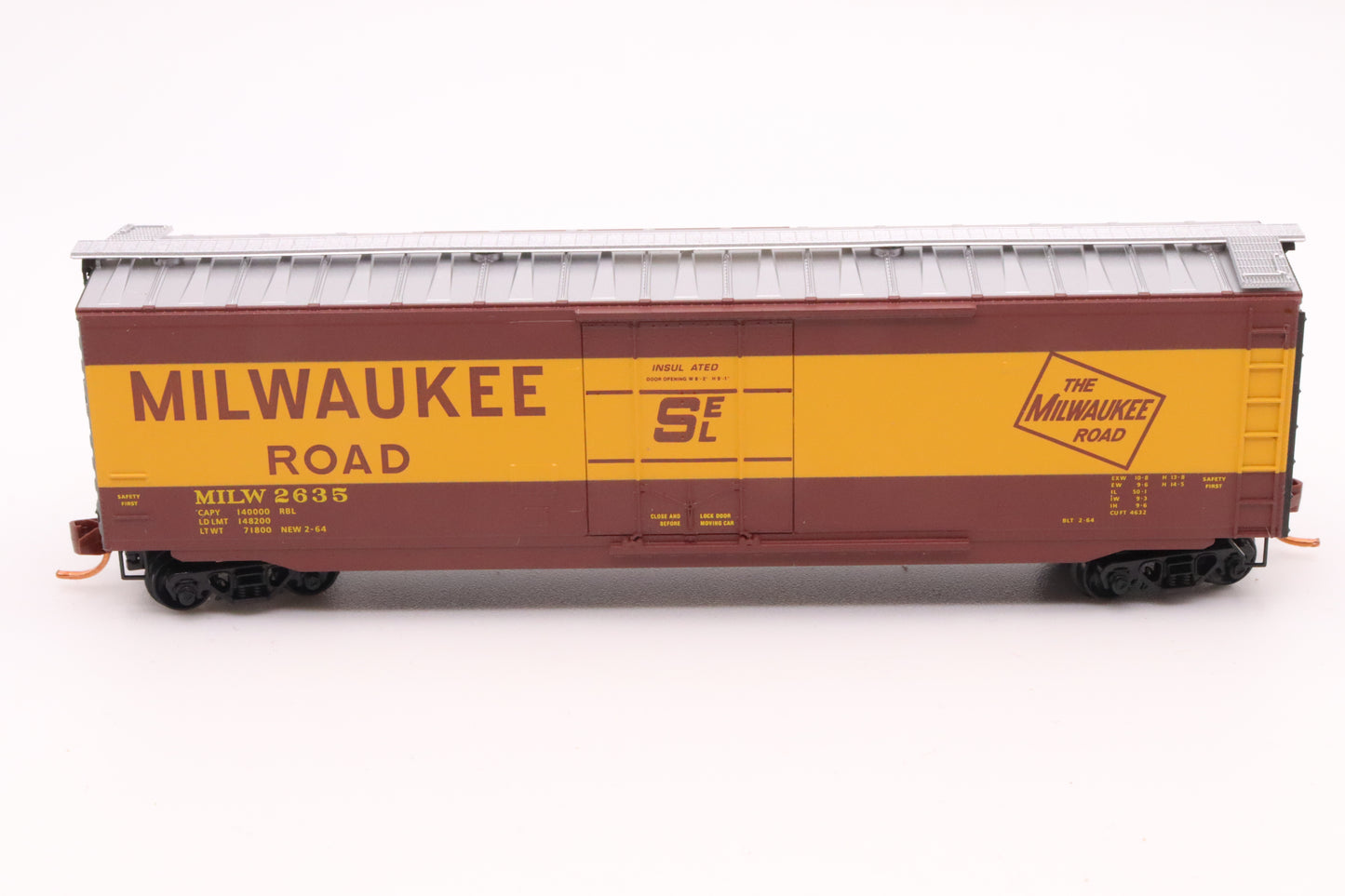 MTL-032 00 420 - 50' Standard Box Car, Plug Door - Milwaukee Road - MILW #2635