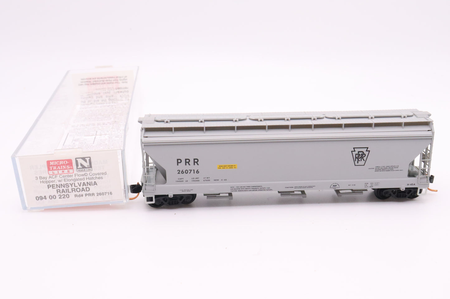 MTL-094 00 220 - 3 Bay Covered Hopper, w/ Elongated Hatches - Pennsylvania - PRR #260716