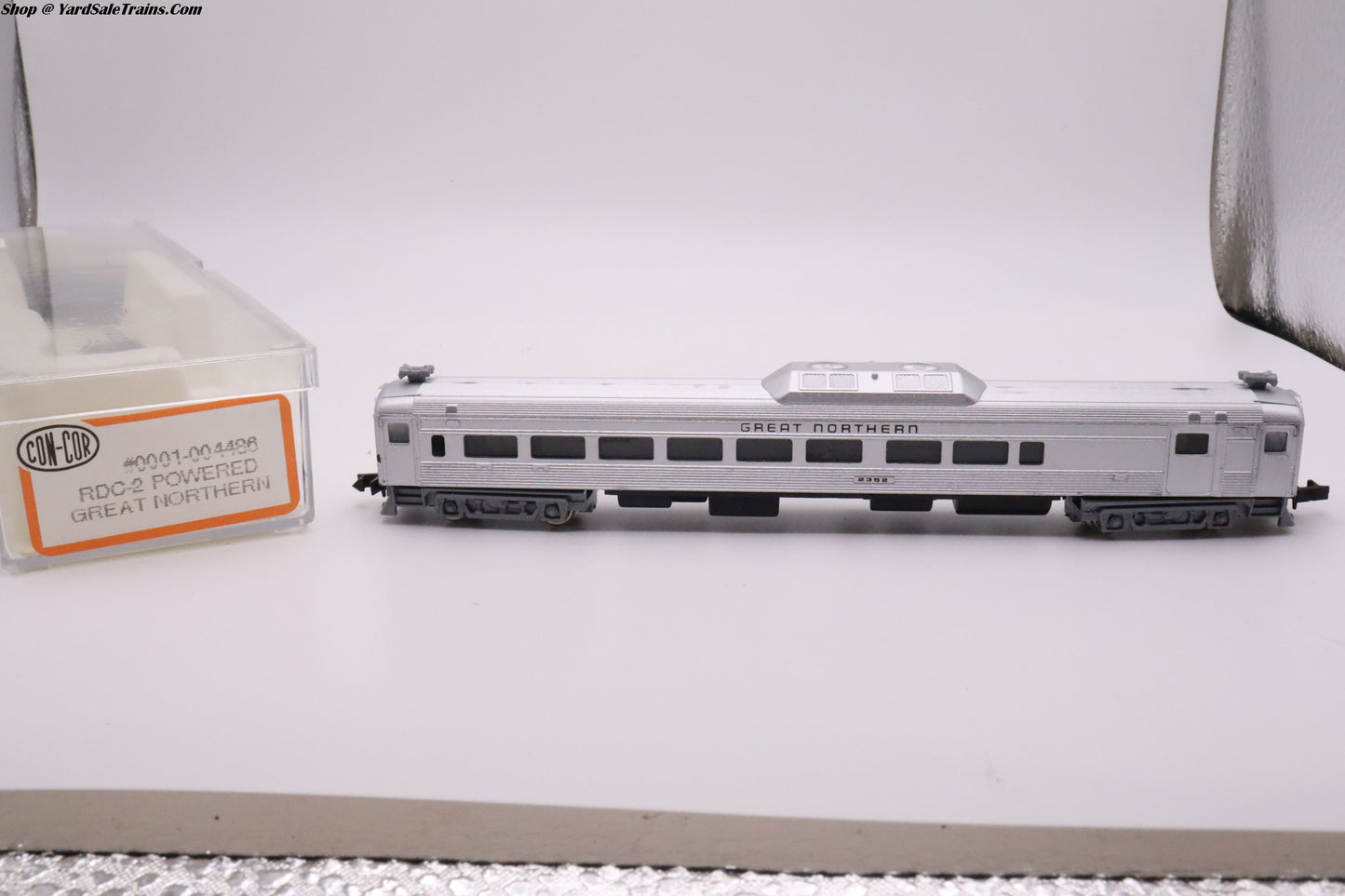 CC-1-004486 - RDC-2 Powered - Great Northern - GN #2352 - N Scale - Preowned