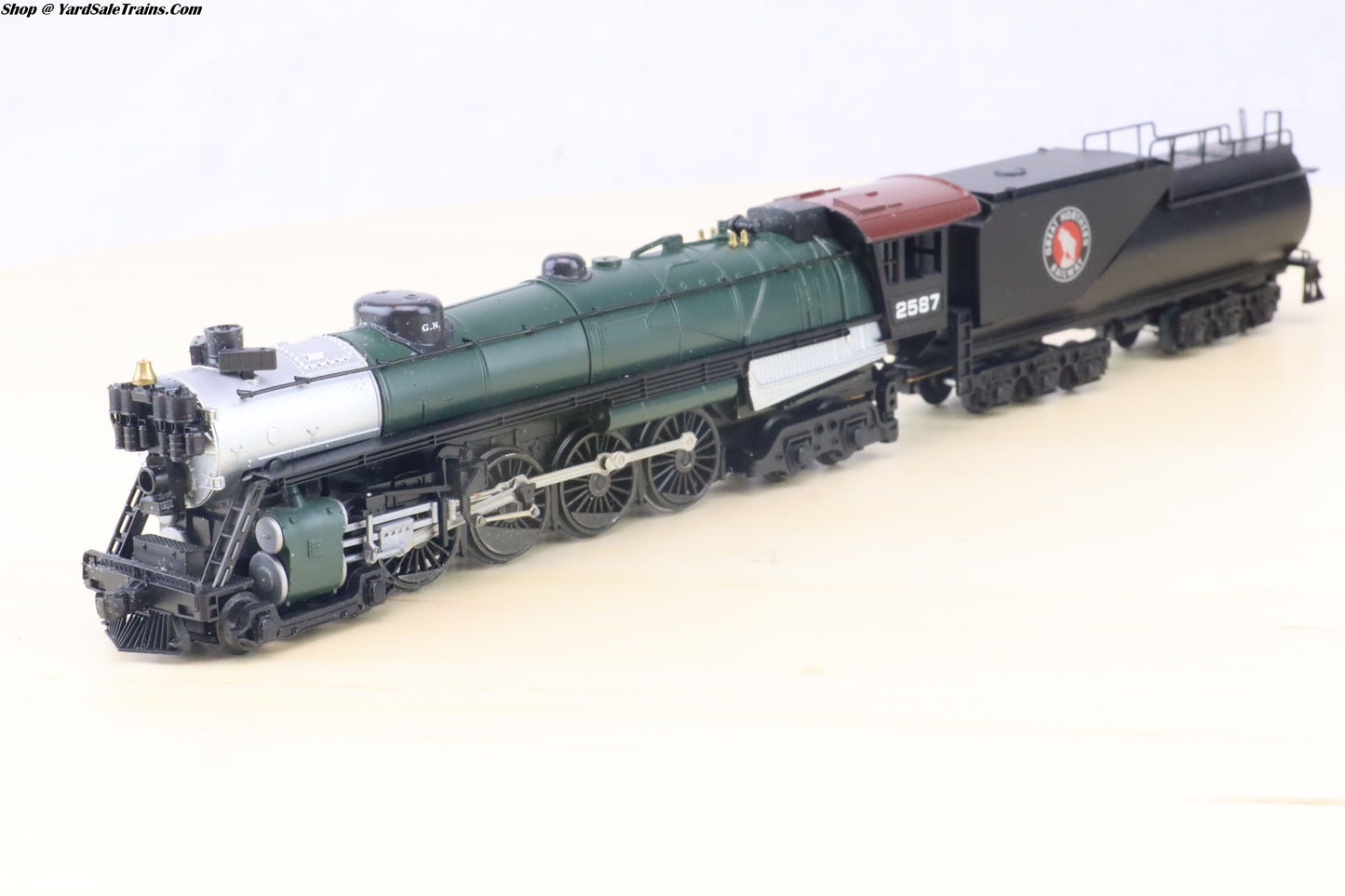 CC-3811 - "S2" 4-8-4 Northern Steam Locomotive - Great Northern (Glacier) - GN #2587 - N-Scale  - Preowned