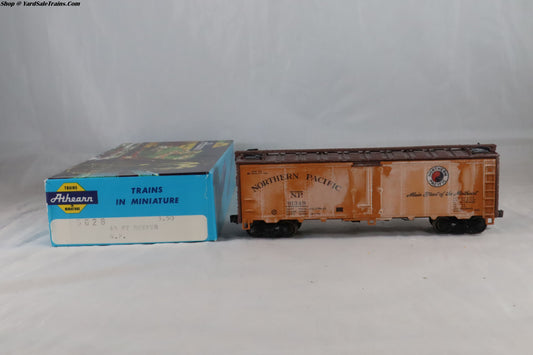 ATH-5028 - 40' Reefer Car - Northern Pacific - NP #91349 - Weathered - Built, Metal Wheels, Resistored - HO-Scale - Preowned