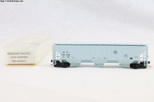 RED-RM-25426-2 - 4740 Covered Hopper - Missouri Pacific - MP #716018 - N-Scale - Preowned