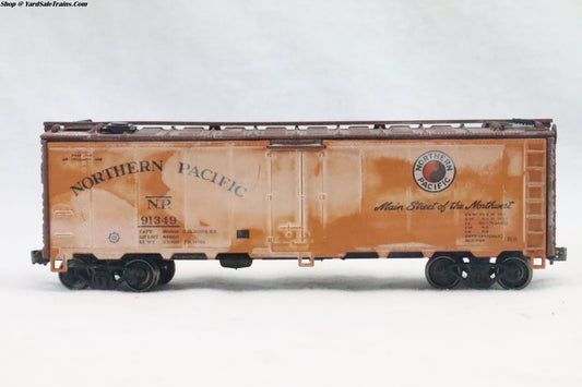 ATH-5028- 40' Refrigerator Car Northern Pacific - NP 91349 - Resistor & Metal Wheels - HO Scale - Weathered - Preowned