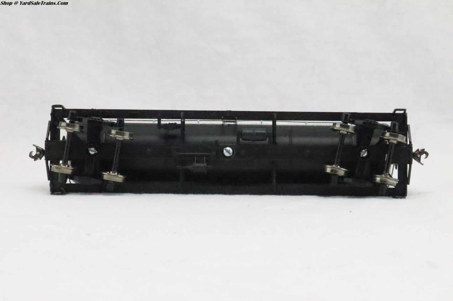 ATH-1582 - Single Dome Tank Car Hancock Oil Company - HANX 114 - HO Scale - Preowned