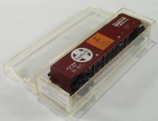 MTL-32076 - Kadee - 50' Standard Boxcar, Plug Door - ATSF #6169