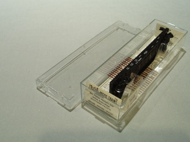 MTL-45120 - 50' Flat Car, Fishbelly Side, w/ Side Mount Brake Wheel - Southern Pacific #563077