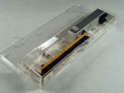 MTL-68020 - Kadee 57'6" Converted TOFC Flatcar - CNW #780519 w/48' Van Trailer - Erie