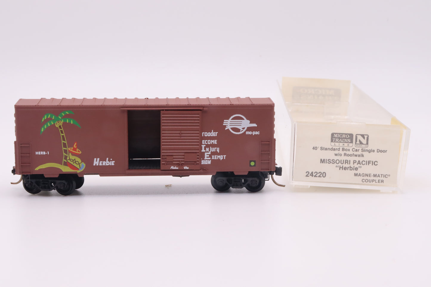 MTL-24220 - 40' Standard Boxcar Single Door w/o Roofwalk - Missouri Pacific - HERB-1