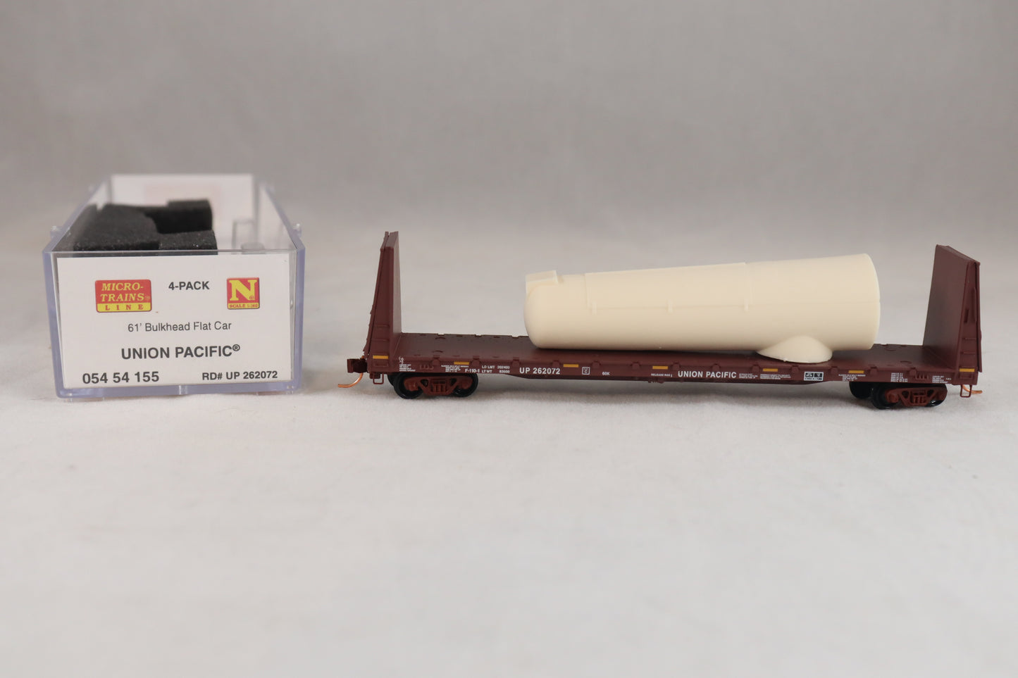 MTL-993 01 700 - 61' Bulkhead Flat Car - 4 Car Runner Pack - UP Wind Turbine Generator