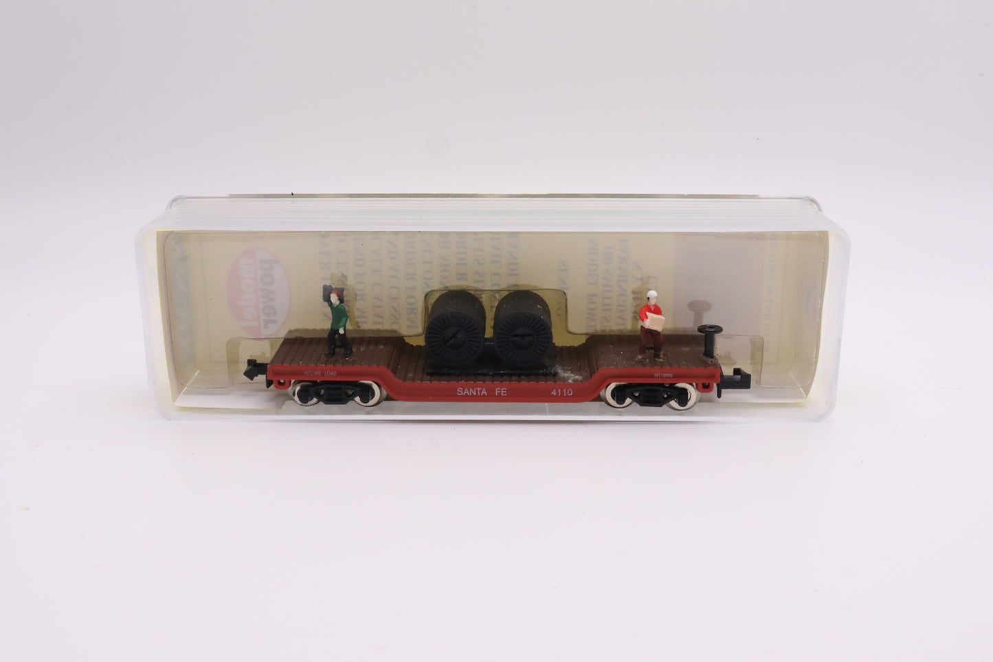 MP-4110 - Metal Cable Flat Car w/Figures - Santa Fe - ATSF-4110