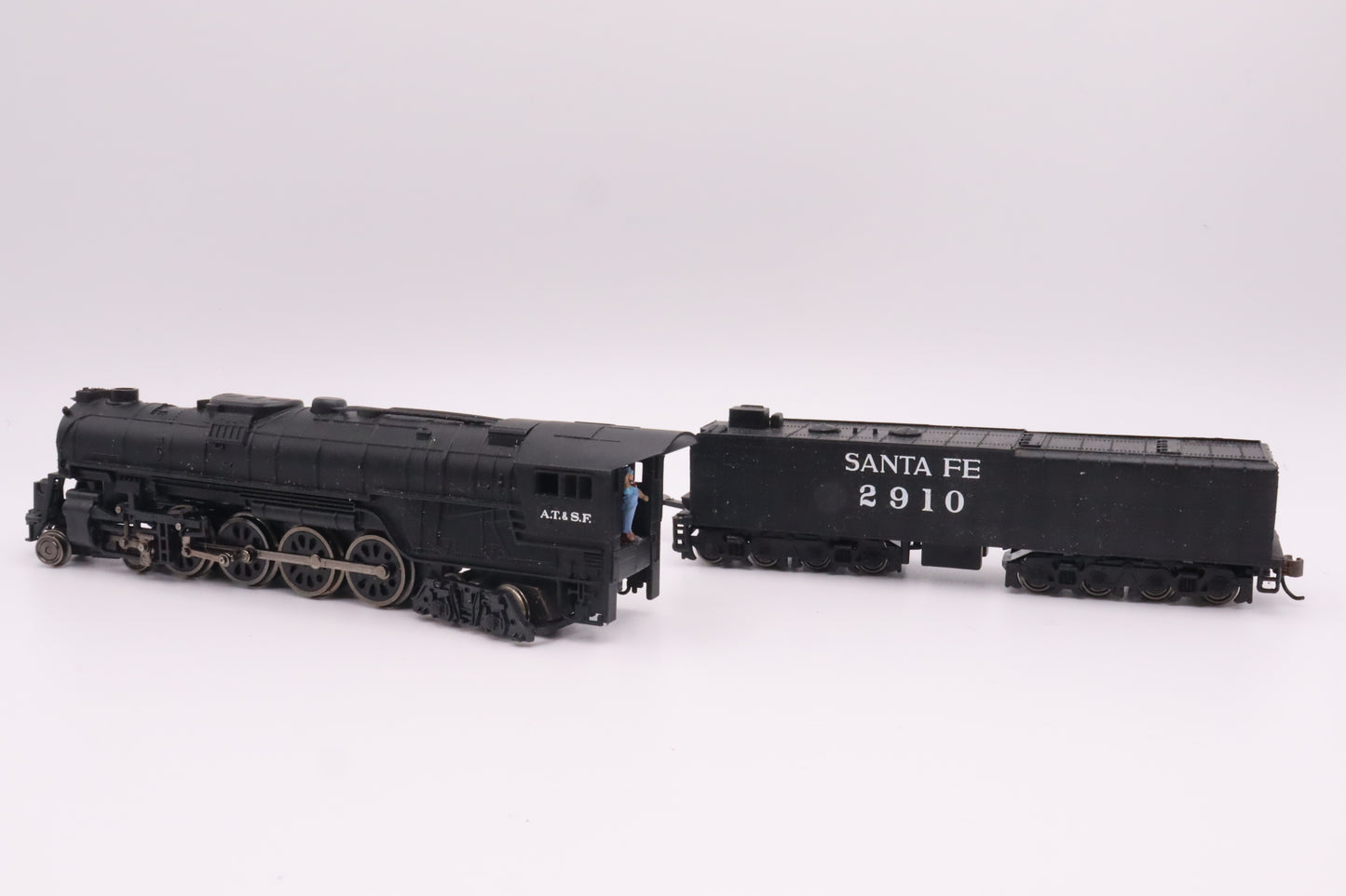 BCH-58153 - Northern 4-8-4 Steam Locomotive  & 52' Tender - Santa Fe - ATSF-2910 - N Scale - Preowned