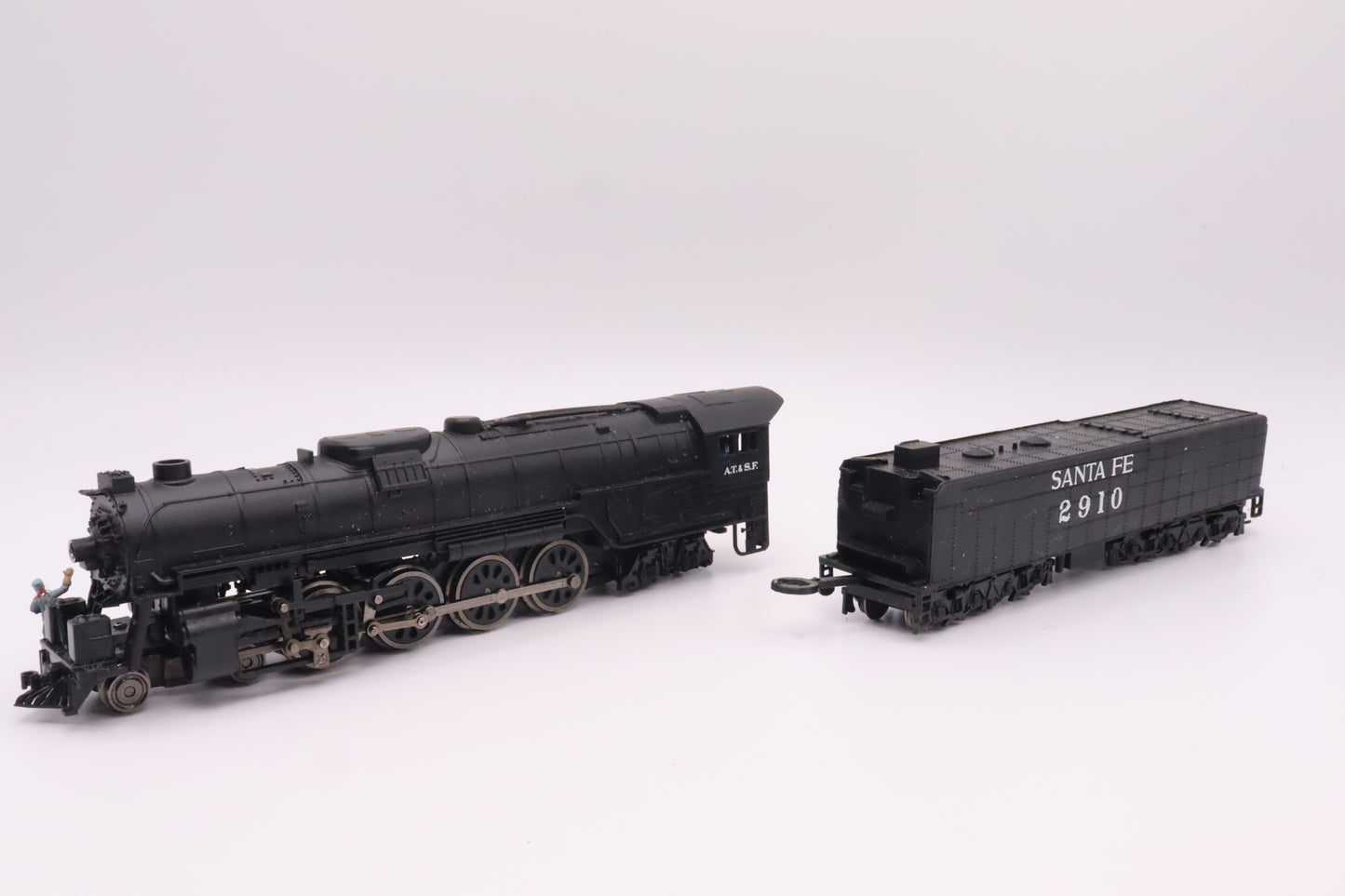 BCH-58153 - Northern 4-8-4 Steam Locomotive  & 52' Tender - Santa Fe - ATSF-2910 - N Scale - Preowned