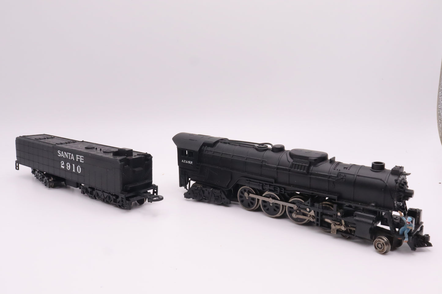 BCH-58153 - Northern 4-8-4 Steam Locomotive  & 52' Tender - Santa Fe - ATSF-2910 - N Scale - Preowned