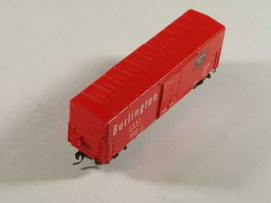 MTL-24339 - Kadee - 40' Standard Boxcar, Single Door, w/o Roofwalk - CB&Q # 39244