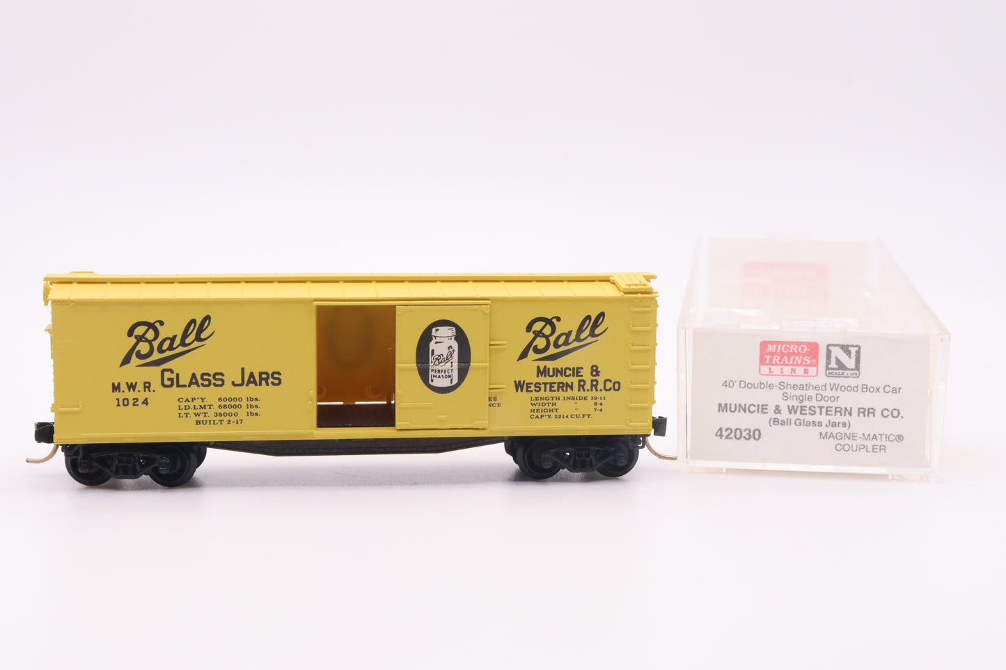 MTL-42030 - 40' Double-Sheathed Wood Box Car, Single Door - Ball Glass Jars - MWR-1024
