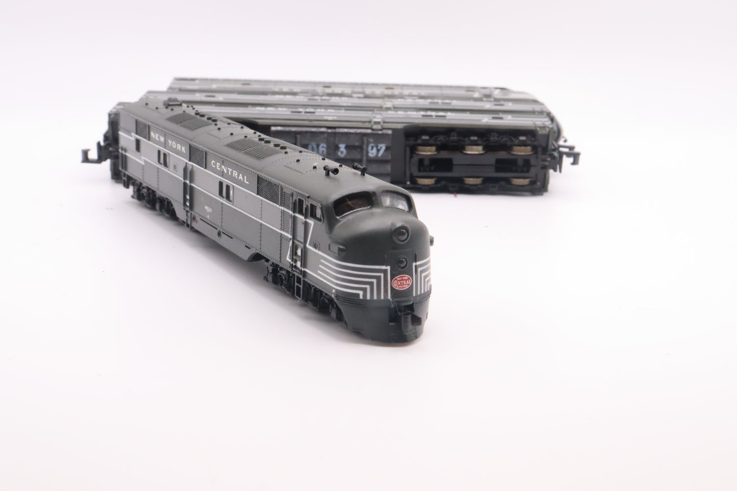 LL-7212/7012/7013/7014 - E8 A-Unit (Powered) / E7 A-Unit (Powered) / E7 B-Units (non-Powered) - NYC-4070/4107/4105/4023 - N Scale - Preowned