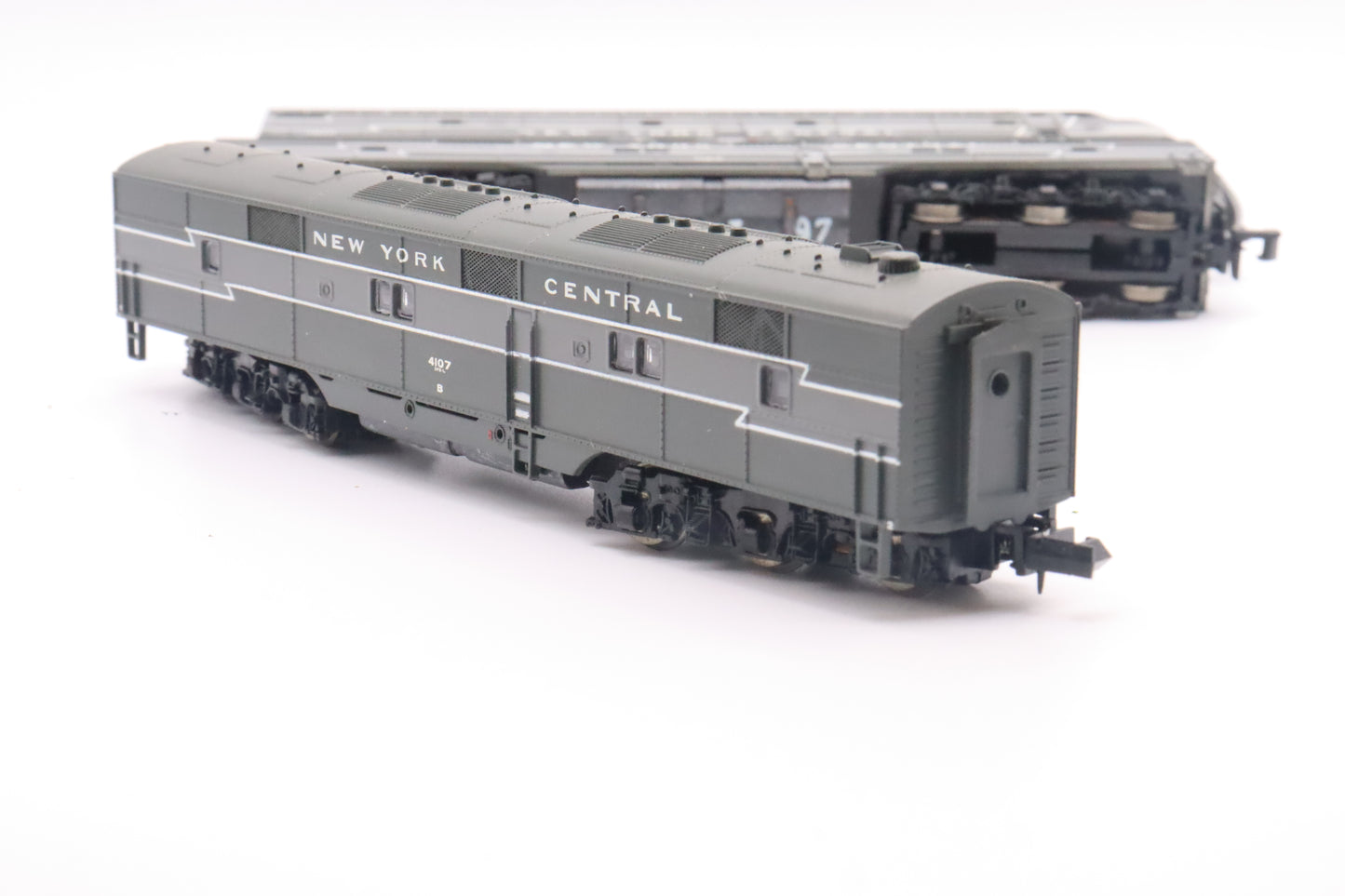 LL-7212/7012/7013/7014 - E8 A-Unit (Powered) / E7 A-Unit (Powered) / E7 B-Units (non-Powered) - NYC-4070/4107/4105/4023 - N Scale - Preowned