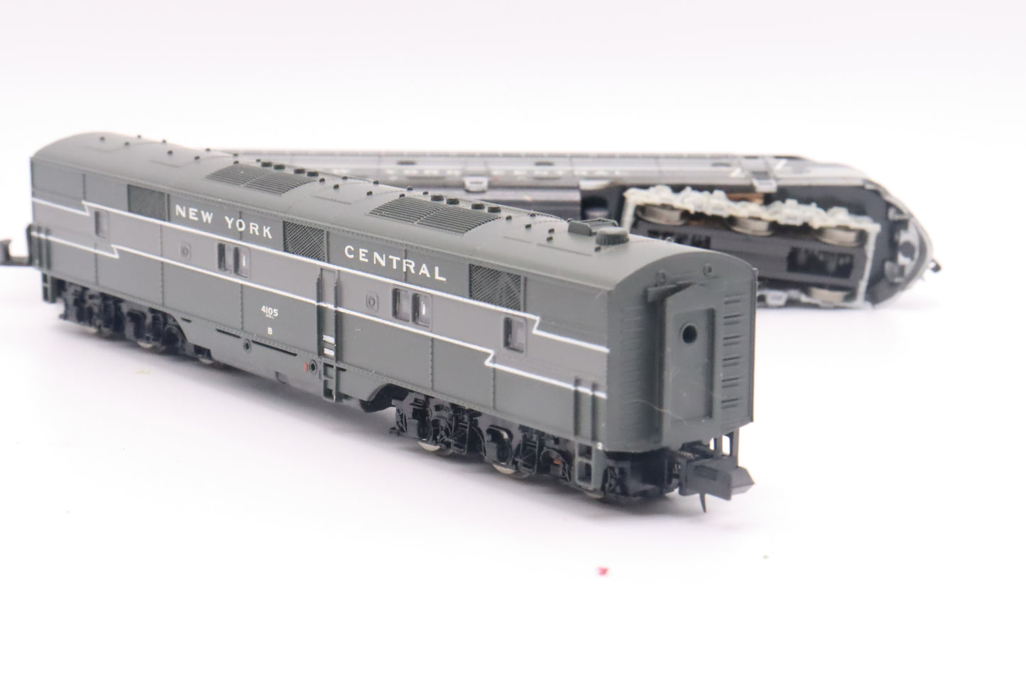 LL-7212/7012/7013/7014 - E8 A-Unit (Powered) / E7 A-Unit (Powered) / E7 B-Units (non-Powered) - NYC-4070/4107/4105/4023 - N Scale - Preowned