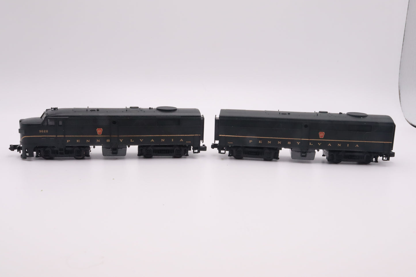 LL-7930 & LL-7931 - FA2 & FB2 Locomotive Set - Pennsylvania - PRR-9620/PRR-9620B
