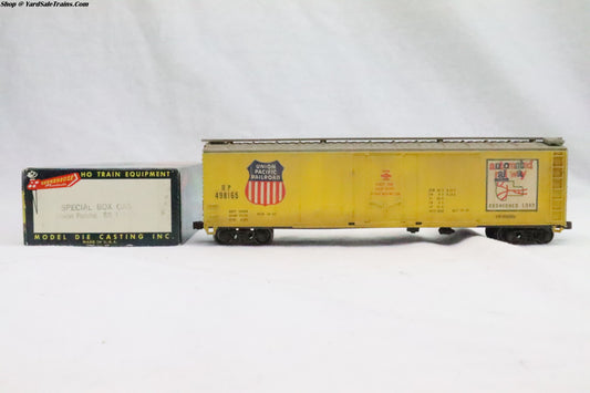 RND - ???? -  50' Plug Door Box Car Union Pacific - UP 498165 - Weathered - HO Scale - Preowned