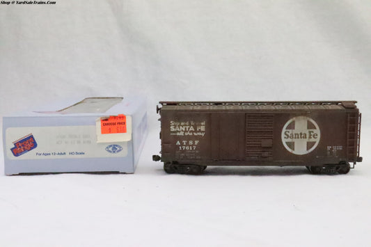 FR-4098 - 40' ACF '13' Dorr Boxcar - Santa Fe - ATSF 17617 - Weathered - Resistor & Metal Wheels - HO Scale - Preowned