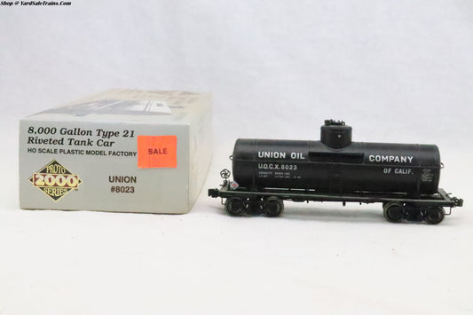 LL-8023 - 8,000 Gallon Type 21 Riveted Tank Car - Union Oil - UOCX 8023 - Resistor & Metal Wheels - HO Scale - Preowned