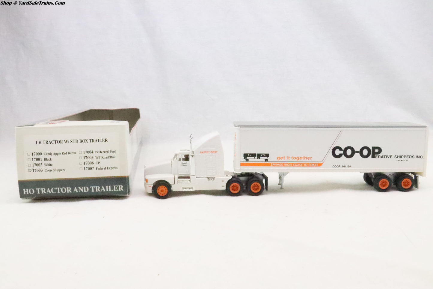 MP-17003 - LH Tractor w/STD Box Trailer - Coop Shippers - HO Scale - Preowned