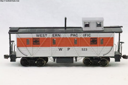 RND-03463 - 30' Outside Braced Caboose - Western Pacific - WP 523 - Resistor & Metal Wheels - HO Scale - Preowned