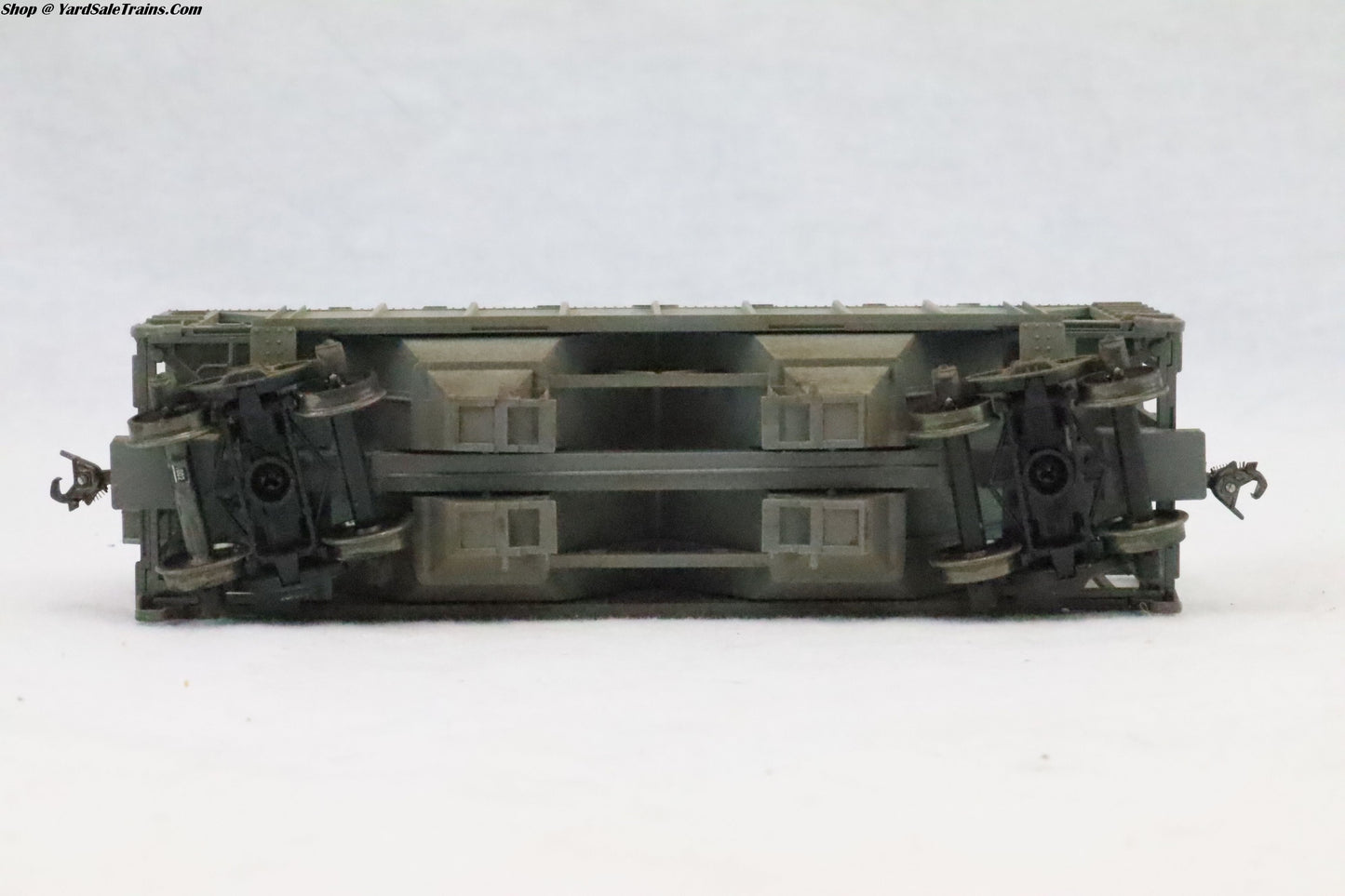 BOW-55615 - ACF 70 Ton 2 Bay Covered Hopper - Denver & Rio Grande Western - D&RGW 18368 - Weathered - Resister & Metal Wheels - HO Scale - Preowned