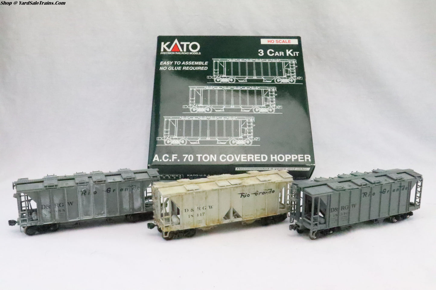 KAT-38-0110 - ACF 70 Ton Covered Hopper (3-Pack) - Rio Grande - D&RGW 18355/8447/18376 - Weathered - Resistor & Metal Wheels - HO Scale - Preowned
