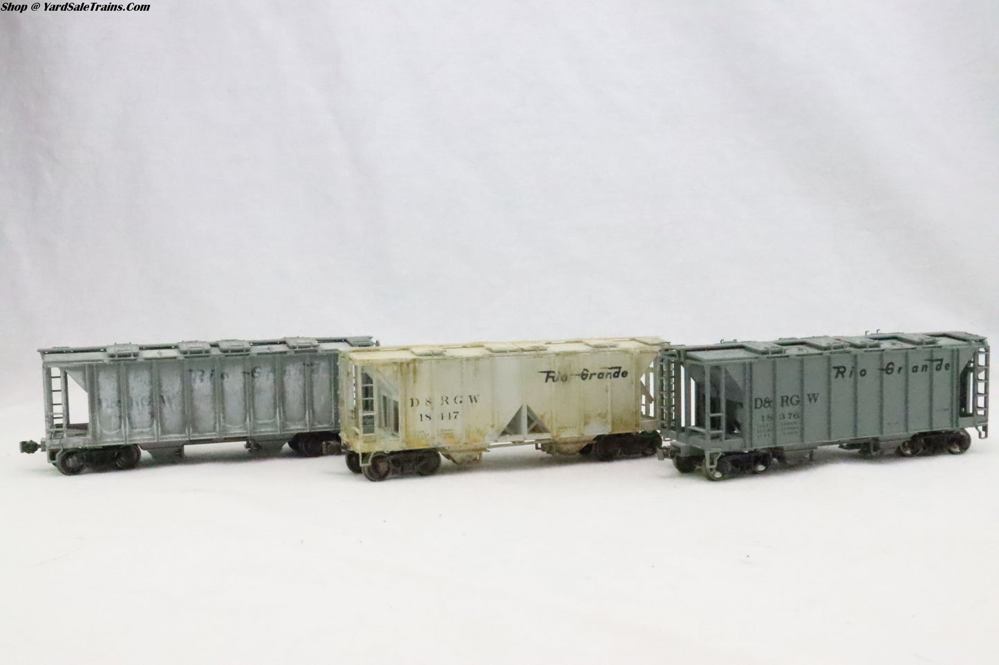 KAT-38-0110 - ACF 70 Ton Covered Hopper (3-Pack) - Rio Grande - D&RGW 18355/8447/18376 - Weathered - Resistor & Metal Wheels - HO Scale - Preowned