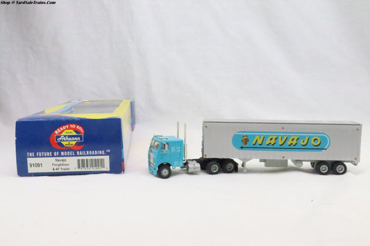 ATH-91091 - Freightliner w/40' Trailer - Navajo - HO Scale - Preowned