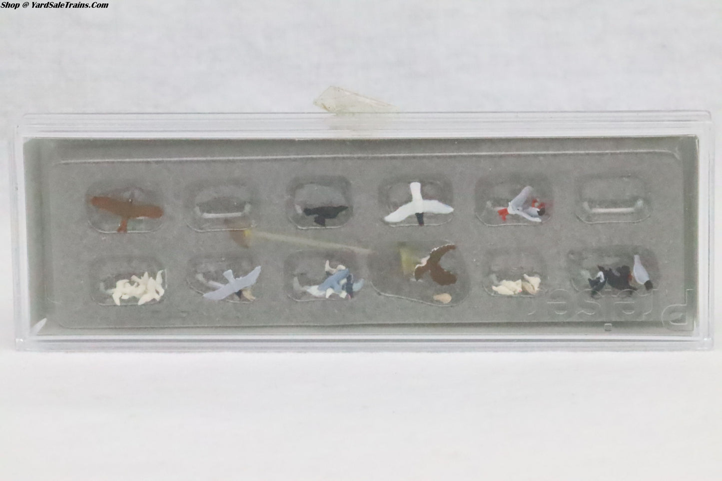 PRE-10169 - Pigeons, Seagulls, Crows & Birds Of Prey - HO Scale - Preowned - Opened