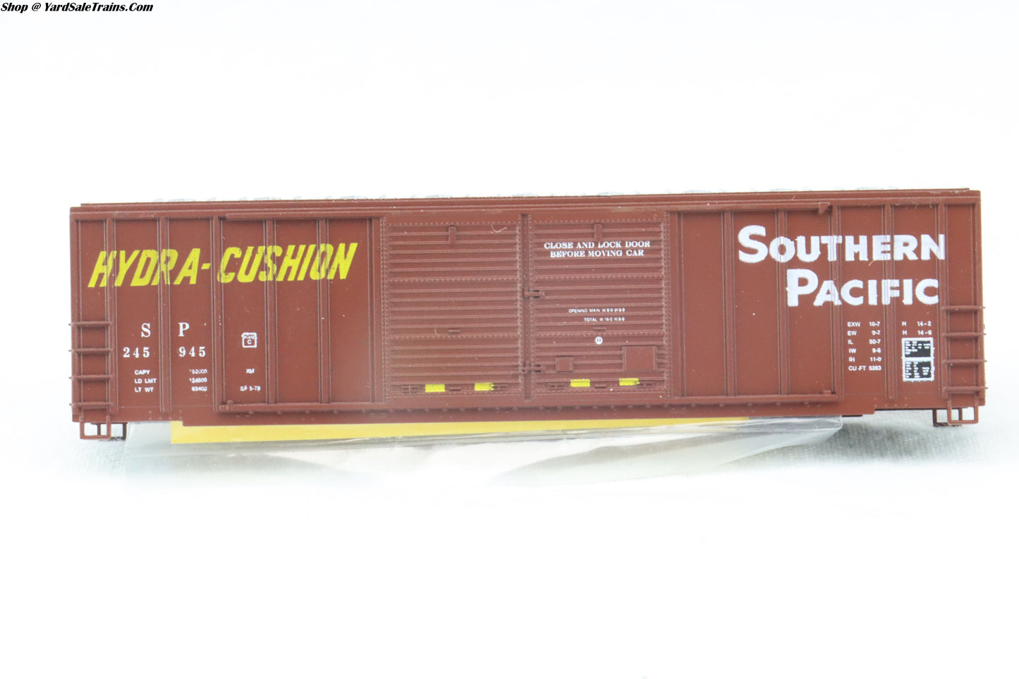 RND-8286 - Ribbed Side Boxcar Kit - Southern Pacific - SP #245945 - N-Scale - Preowned