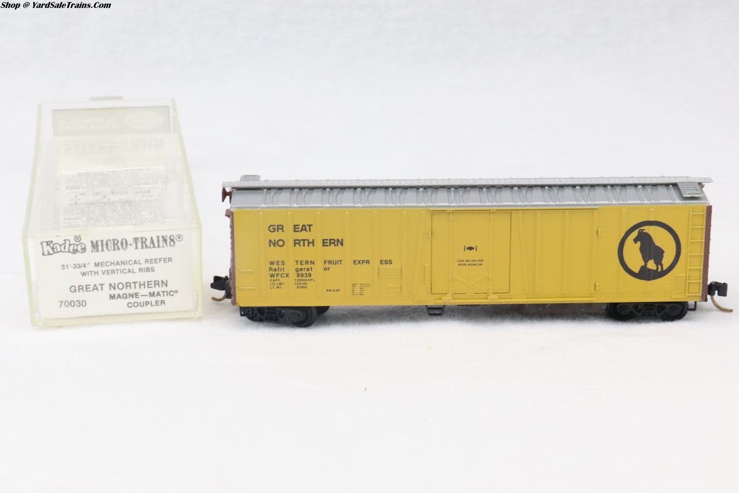 MTL-70030 - Kadee - 51' 3-3/4" Mechanical Reefer With Vertical Ribs - Great Northern - WFCX #8939 - N-Scale - Preowned