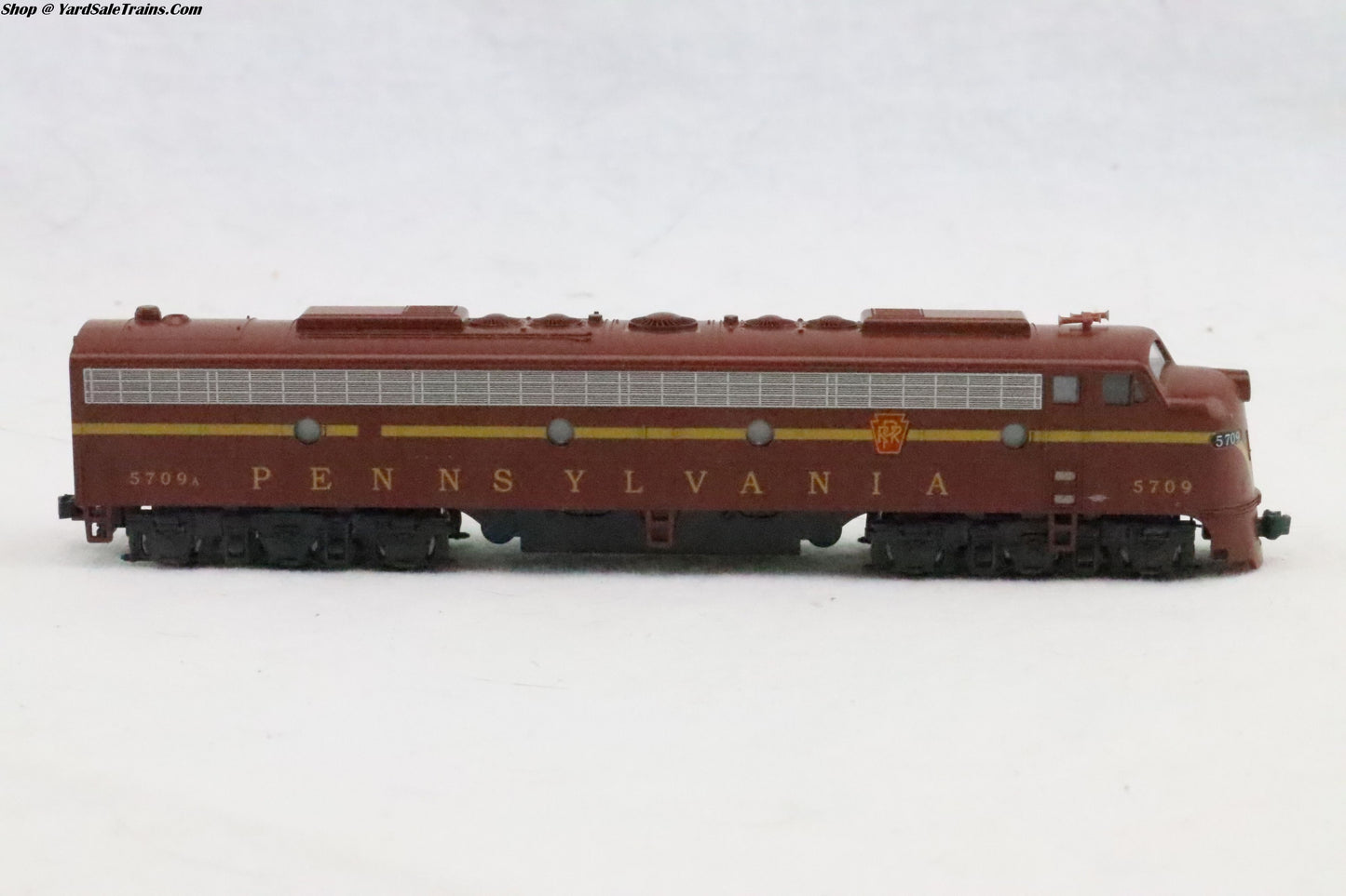 KAT-106-2001 - E8/9-A+A Locomotive Pair - Pennsylvania - PRR #5709 & #5836 - N-Scale - Preowned